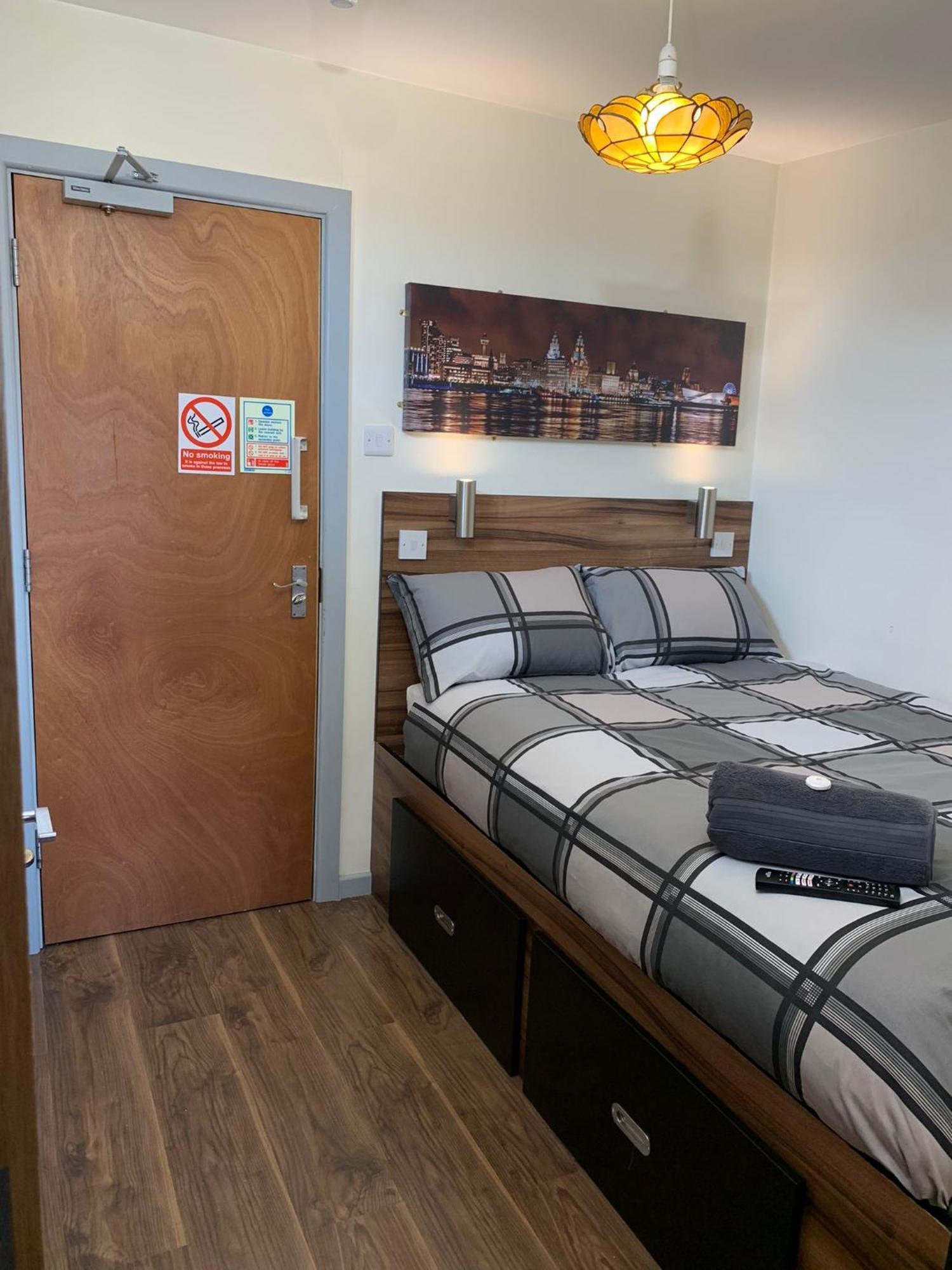 เดอะ ลิเวอร์พูล พอด Hostel ภายนอก รูปภาพ