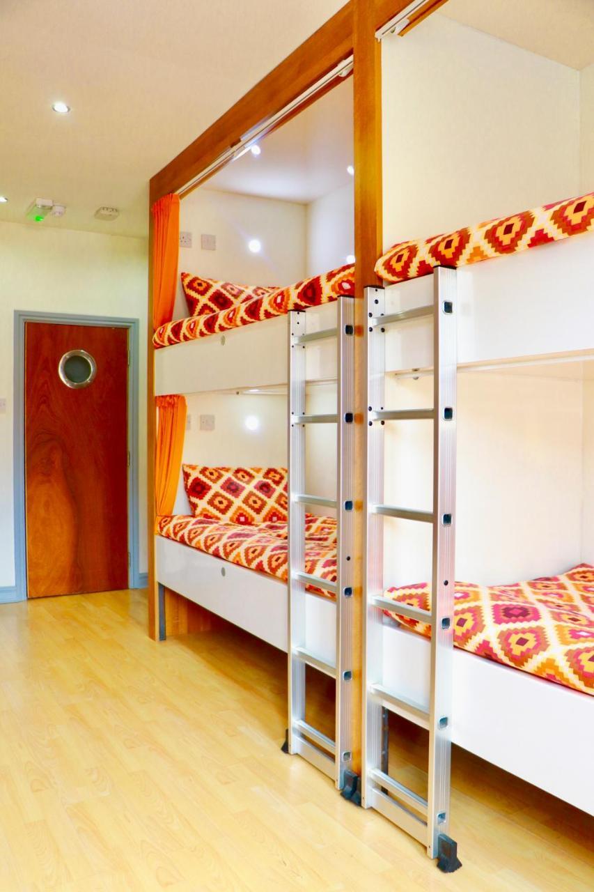 เดอะ ลิเวอร์พูล พอด Hostel ภายนอก รูปภาพ